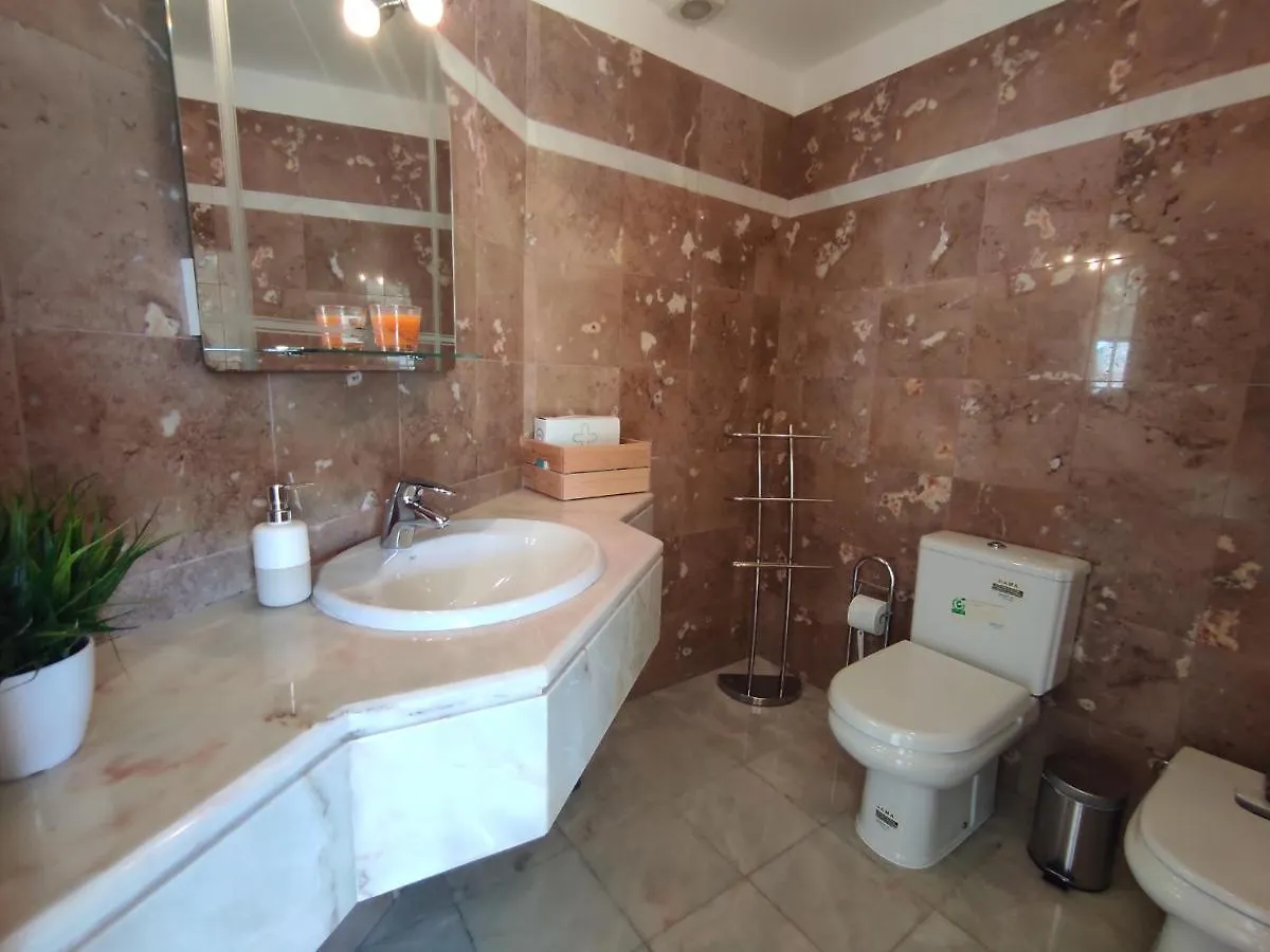 Vila Magna Near The Strip With Bbq, Ac, Balcony, Parking, 4 Tvs And Free Wifi 알부페이라 0*,