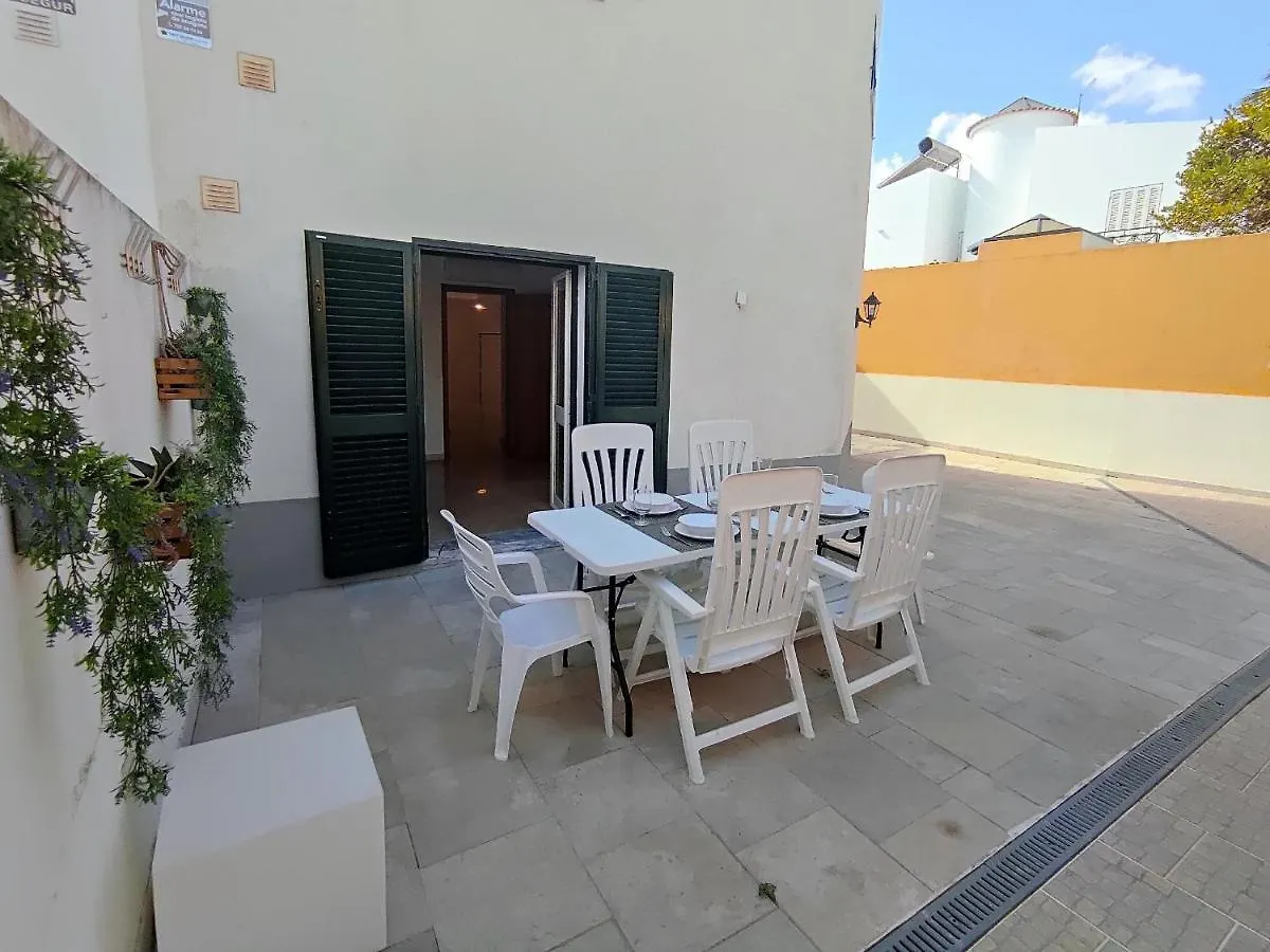 빌라 Vila Magna Near The Strip With Bbq, Ac, Balcony, Parking, 4 Tvs And Free Wifi 알부페이라 포르투갈
