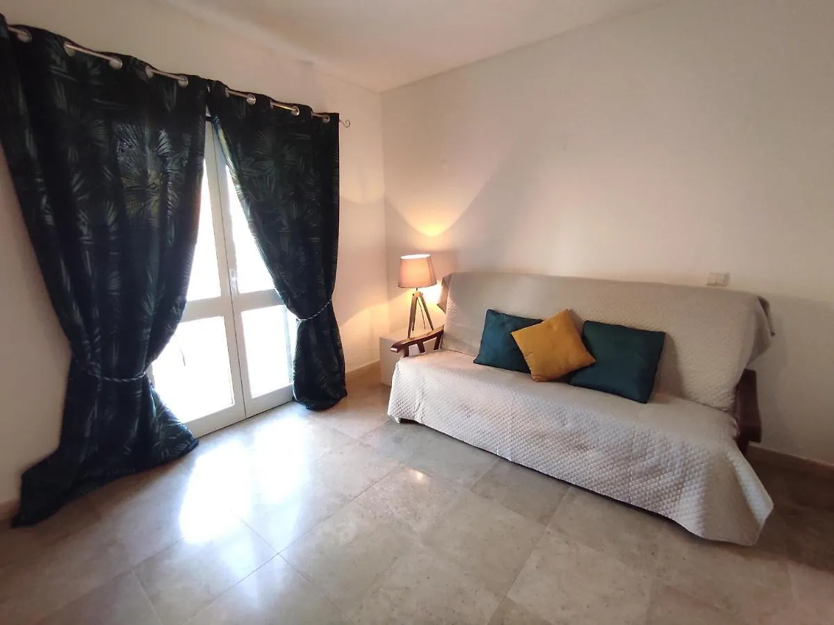 빌라 Vila Magna Near The Strip With Bbq, Ac, Balcony, Parking, 4 Tvs And Free Wifi 알부페이라 포르투갈