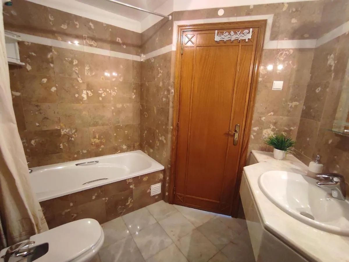 Vila Magna Near The Strip With Bbq, Ac, Balcony, Parking, 4 Tvs And Free Wifi 알부페이라