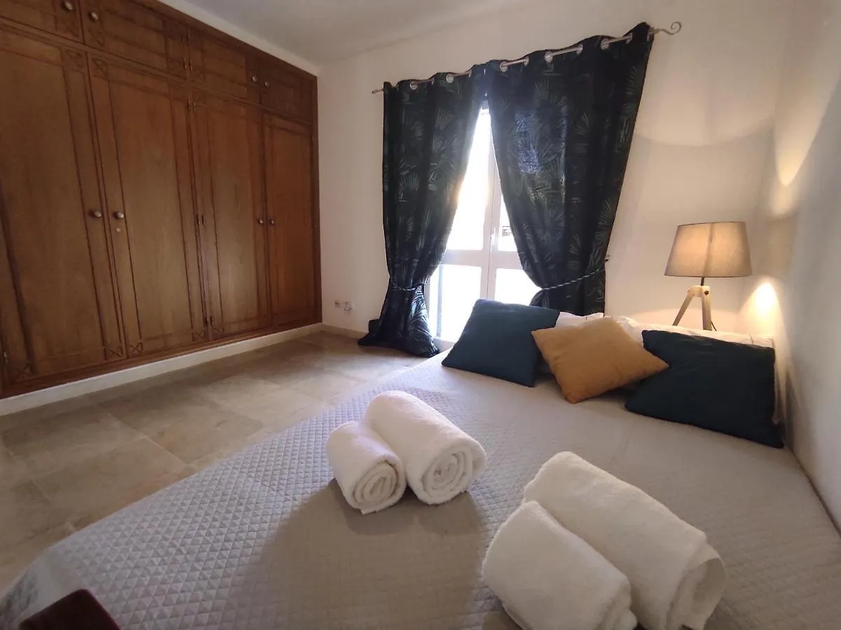 Vila Magna Near The Strip With Bbq, Ac, Balcony, Parking, 4 Tvs And Free Wifi 알부페이라